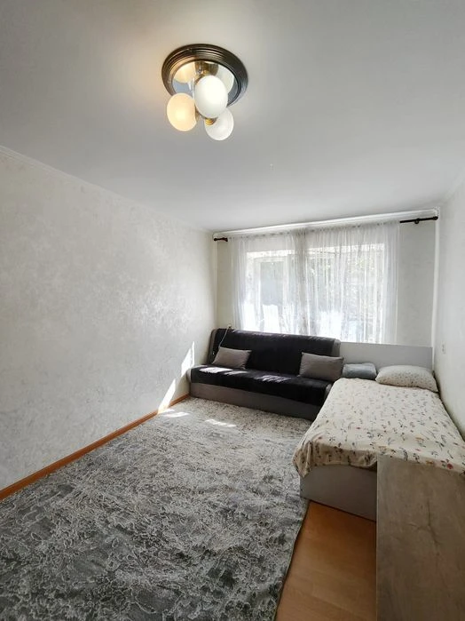 )( Продаж 2-К квартири біля парку