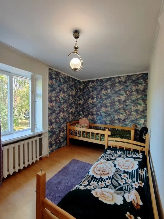 )( Продаж 2-К квартири біля парку