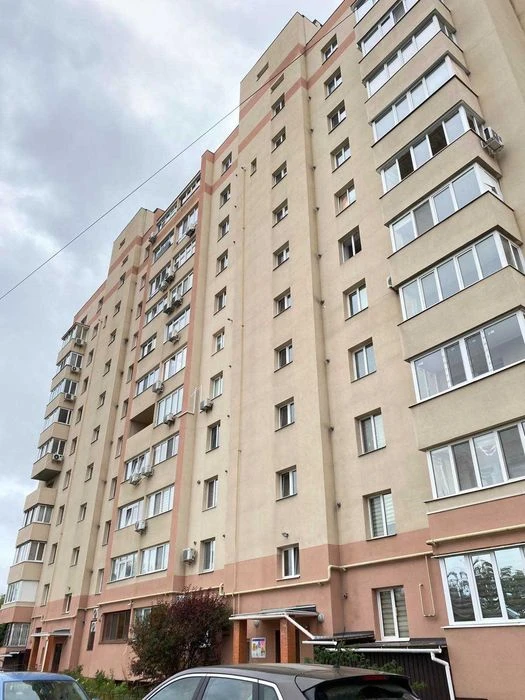 Продам 3-х кімнатну студію з автономкою на Харківський.