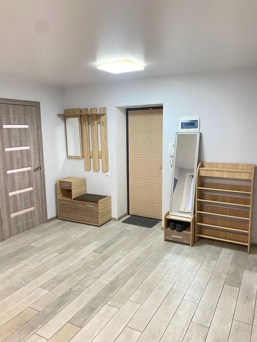 Продам 3-х кімнатну студію з автономкою на Харківський.