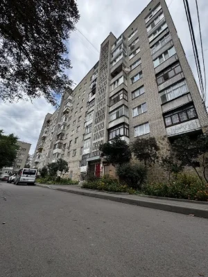 Продаж 1 кімнатної квартири , вул. Привокзальна