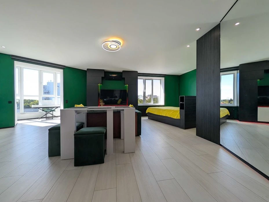 Квартира, в яку закохуєшся з першого погляду, Дизайнерський