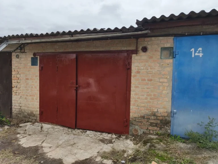 Продам капітальный гараж в АГК "Гаражний"