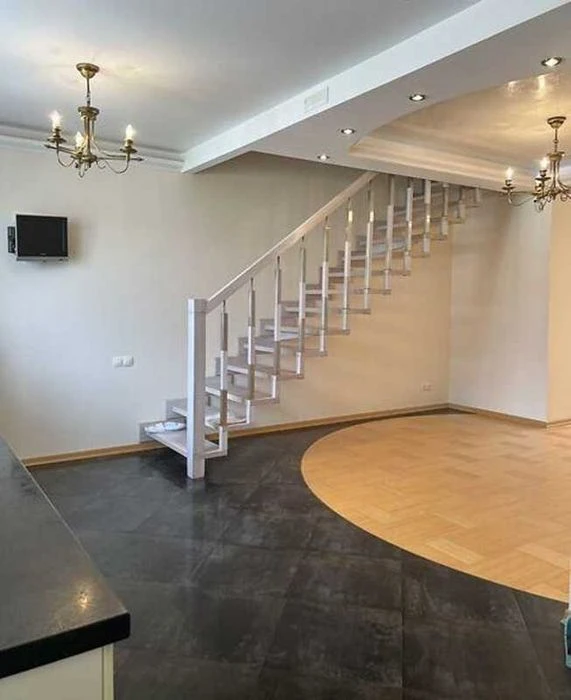 Продаж 4-к. квартири 5/5ц 128/65/17м² вул. Джорджа Вашингтон