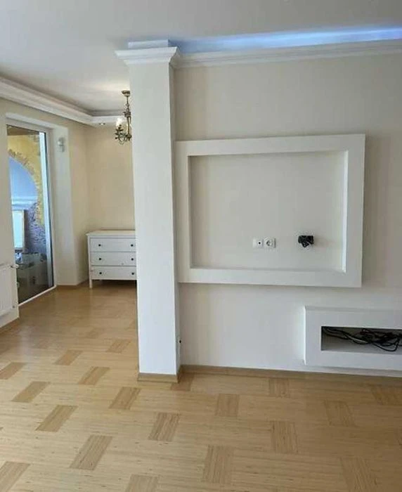 Продаж 4-к. квартири 5/5ц 128/65/17м² вул. Джорджа Вашингтон
