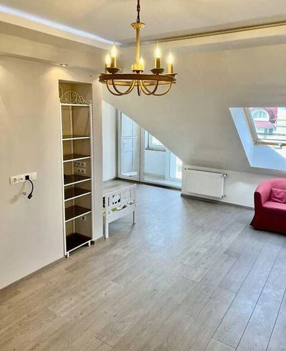 Продаж 4-к. квартири 5/5ц 128/65/17м² вул. Джорджа Вашингтон