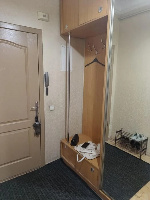 Продам 3-х Центр Нагорка пр. Яворницкого сталинка район Верн
