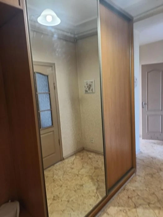Продам 3-х Центр Нагорка пр. Яворницкого сталинка район Верн