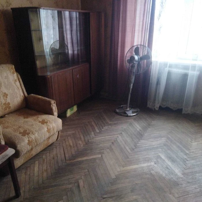 Продам трикімнатну квартиру ,  вул. Кубанській України (Марш
