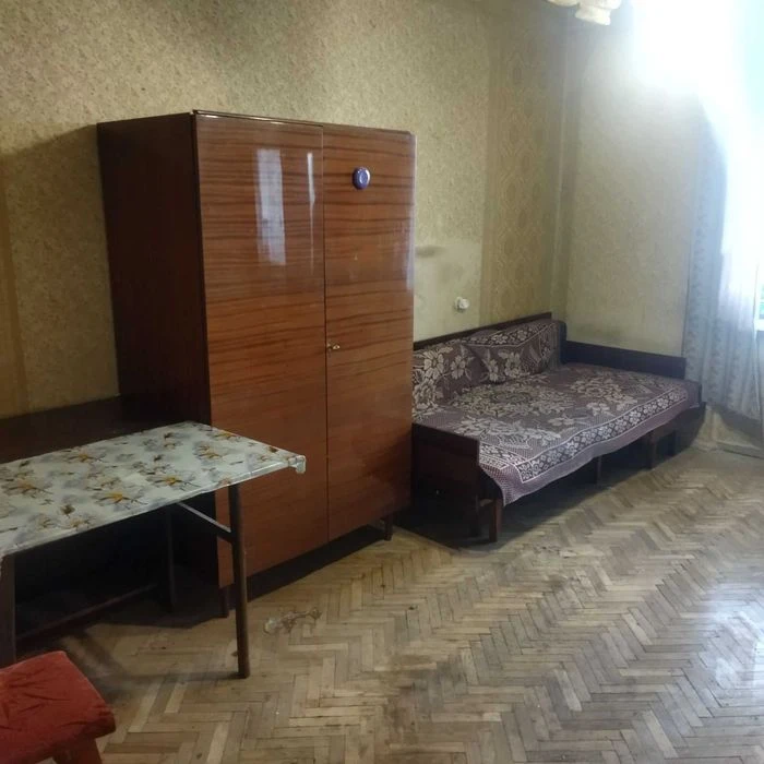 Продам трикімнатну квартиру ,  вул. Кубанській України (Марш