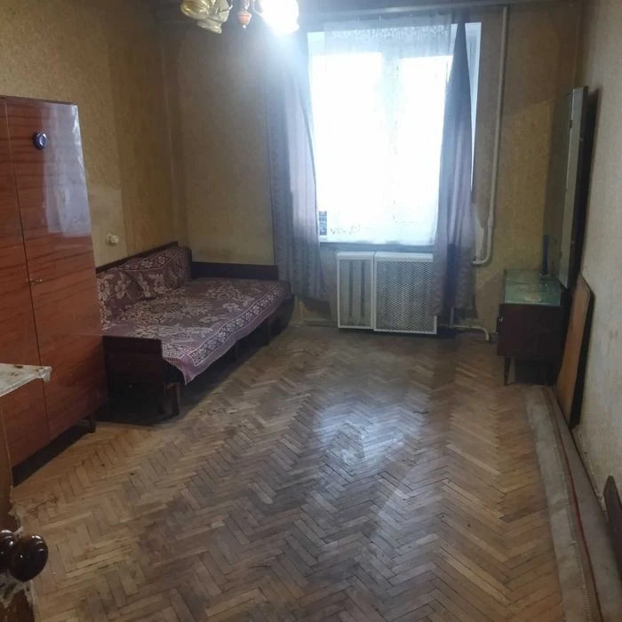 Продам трикімнатну квартиру ,  вул. Кубанській України (Марш