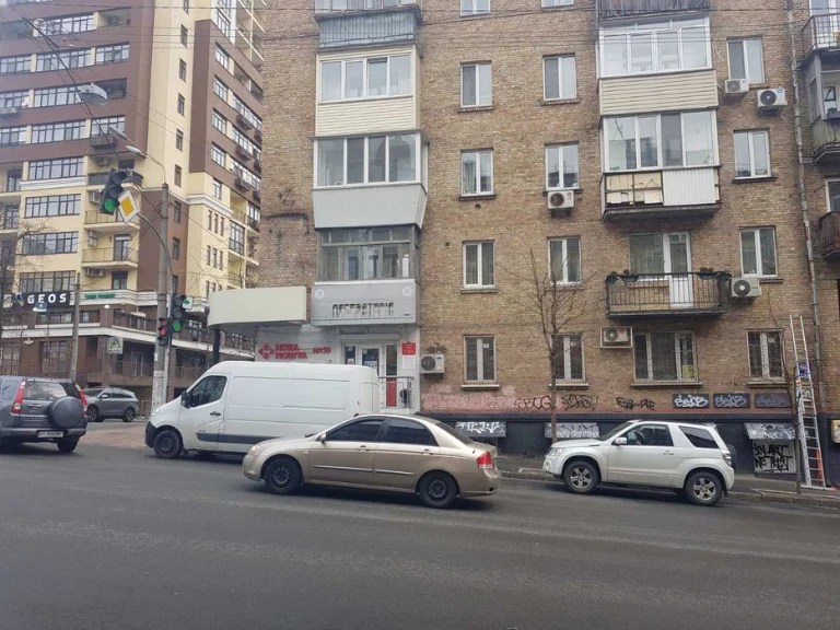 Продаж 3-тної квартири Гоголівська Фасад ! Нотаріат ! Салон