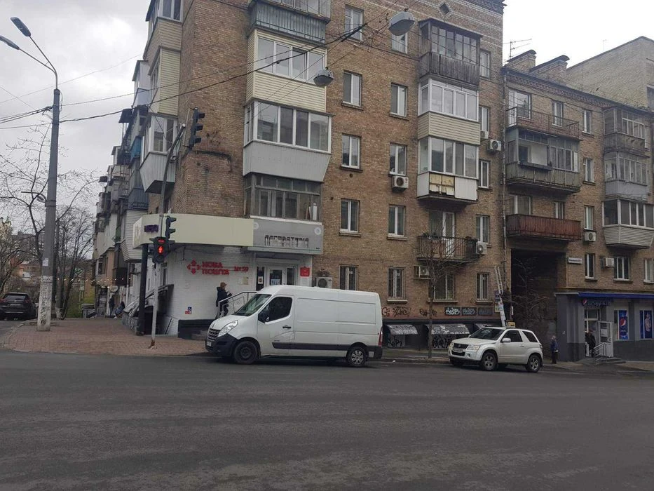 Продаж 3-тної квартири Гоголівська Фасад ! Нотаріат ! Салон