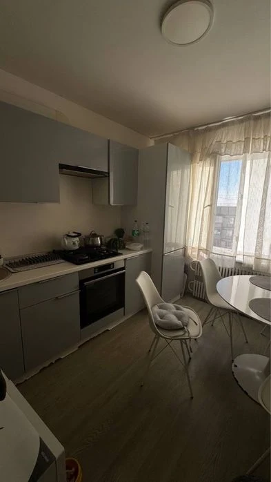 Продам 2к квартиру Лівобережний -3
