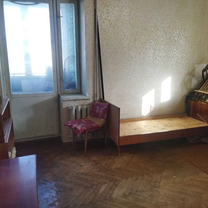 Продам трикімнатну квартиру на вул. Омеляновича-Павленка (Су