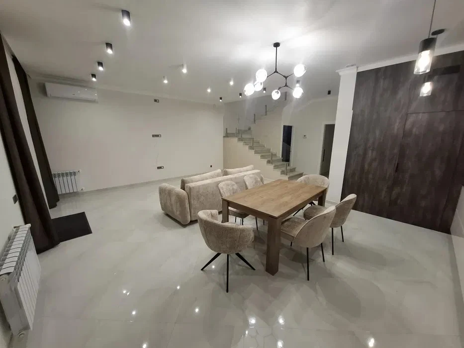 Аренда дома 155 м², Монтажников ул.