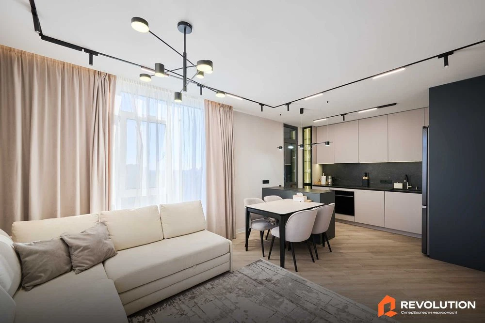 Без комісії. Продаж 2к квартири 71.8м2, просп.Любомира Гузар
