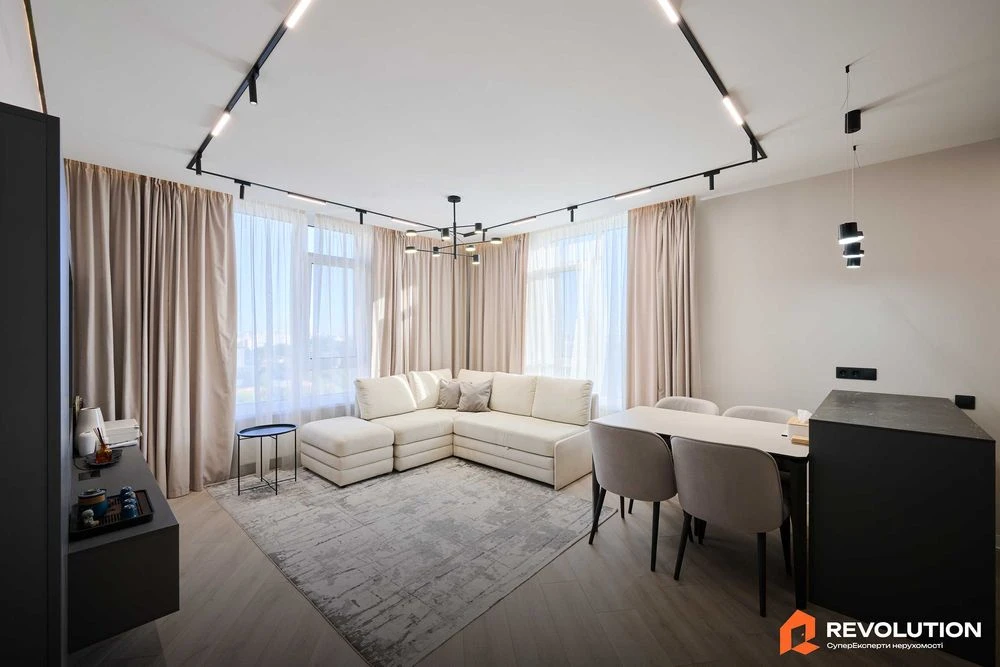 Без комісії. Продаж 2к квартири 71.8м2, просп.Любомира Гузар