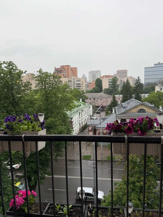 Продаж 2-х кім. метро Печерська, Арсенальна! вул. Князів Ост