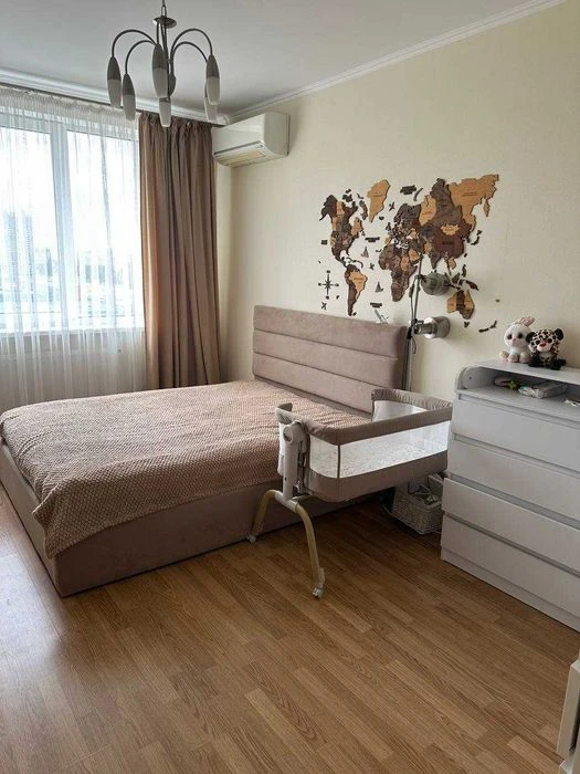 Продаж 1-к квартири в ЖК "Варшавський-1", вул. Родини Кристе