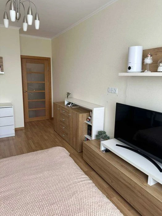 Продаж 1-к квартири в ЖК "Варшавський-1", вул. Родини Кристе