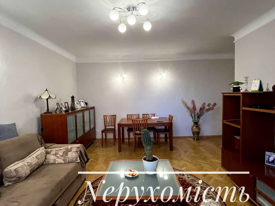 Квартира. Київ, Слов'янська вул.
