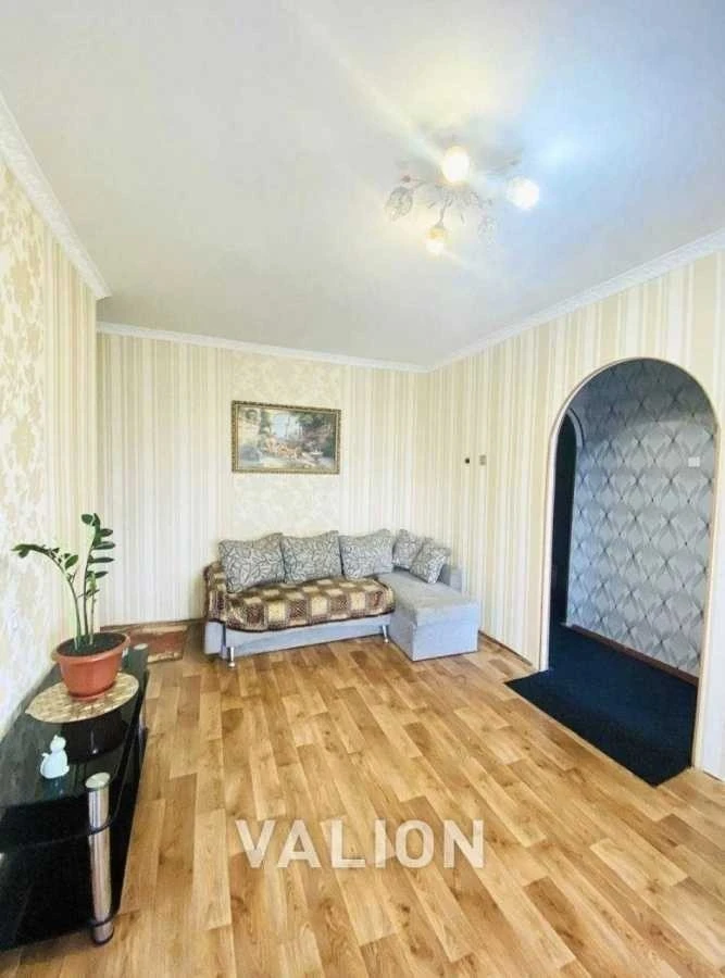 Продаж 3-кімнатної квартири 55.6 м², Новодарницька вул., 23/