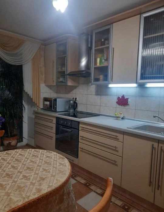 Продаж 3-кімнатної квартири по Бульвару Шевченка