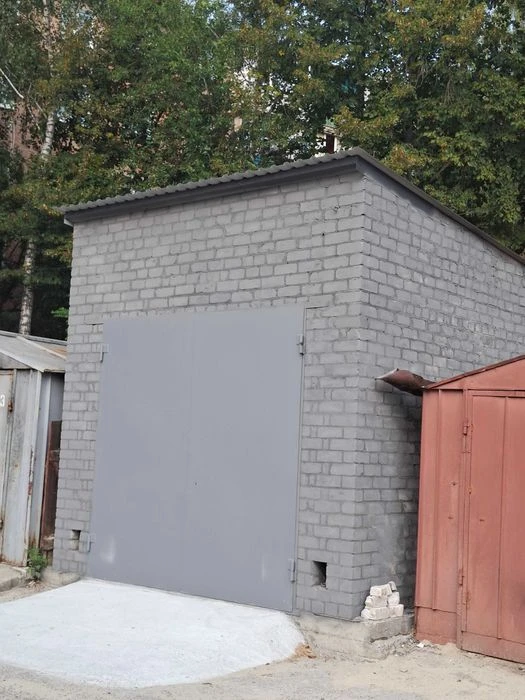 Продаж гаража по вул. Левка Лук'яненка, А/К 10 А, ТРЦ " Голі