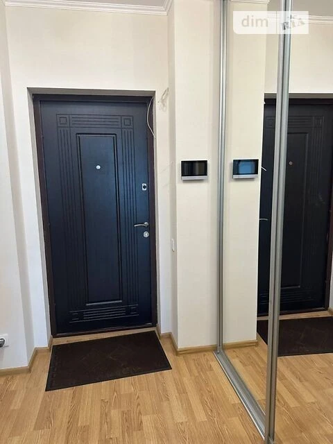 Продаж 1к квартири 40.7 кв. м на вул. Родини Крістерів 20 •