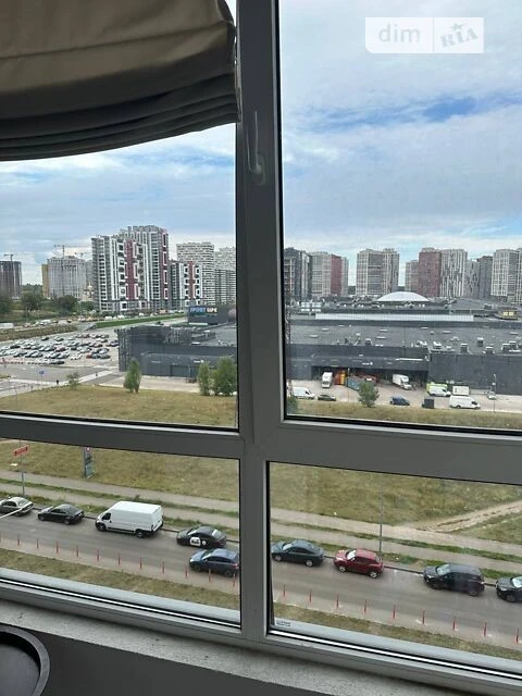 Продаж 1к квартири 40.7 кв. м на вул. Родини Крістерів 20 •