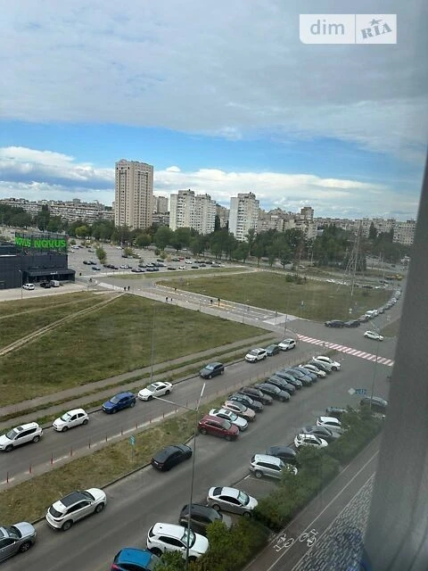 Продаж 1к квартири 40.7 кв. м на вул. Родини Крістерів 20 •