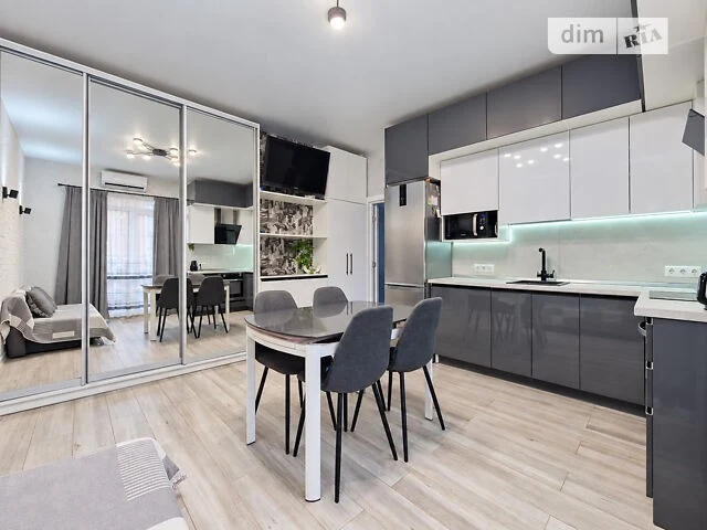 Продаж 1к квартири 41 кв. м на вул. Успішна 14 • ID 34890304