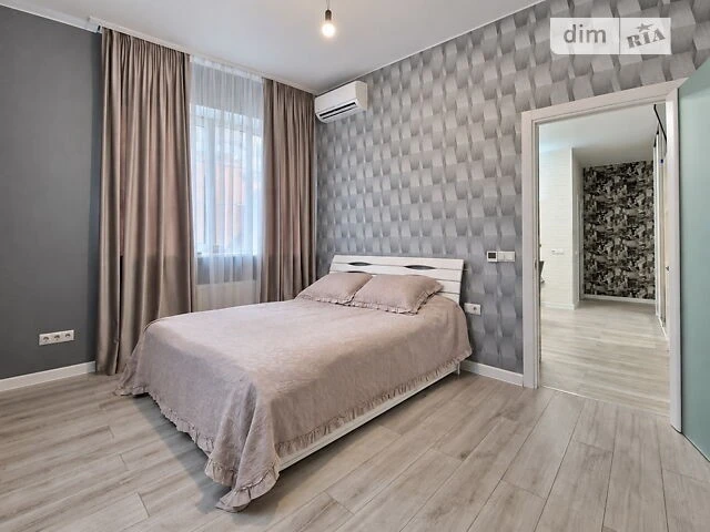 Продаж 1к квартири 41 кв. м на вул. Успішна 14 • ID 34890304