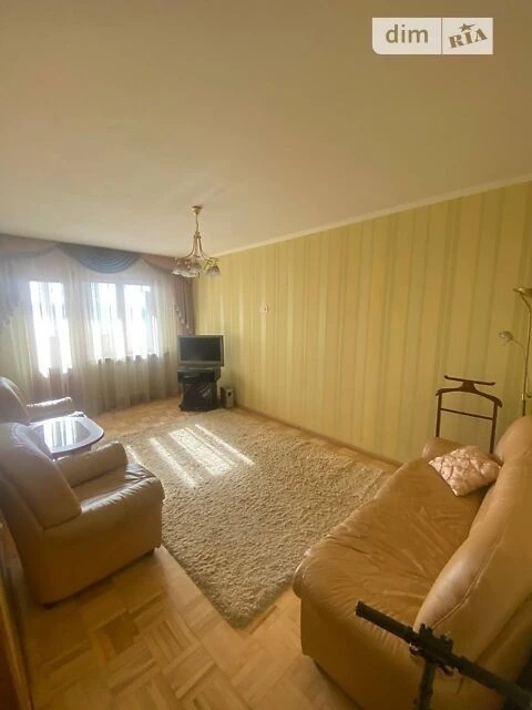 Продаж 3к квартири 68 кв. м на вул. Деміївська 53 • ID 34890