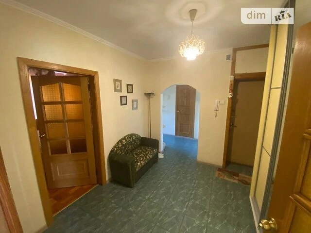 Продаж 3к квартири 68 кв. м на вул. Деміївська 53 • ID 34890