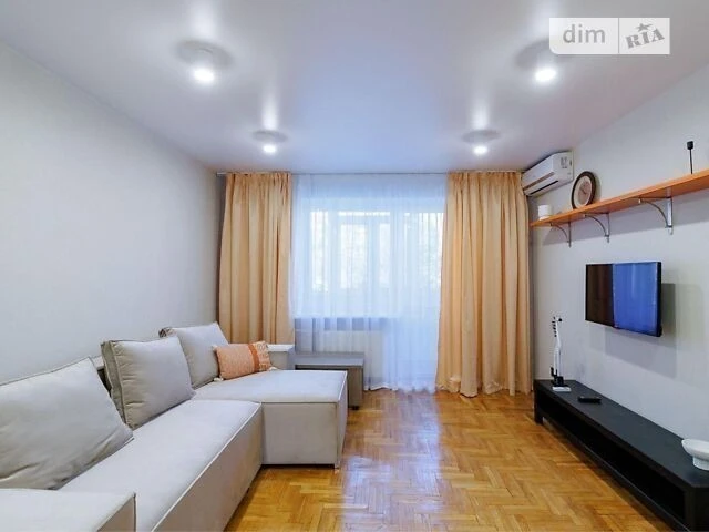 Продаж 1к квартири 30 кв. м на вул. Бастіонна 1/36 • ID 3489