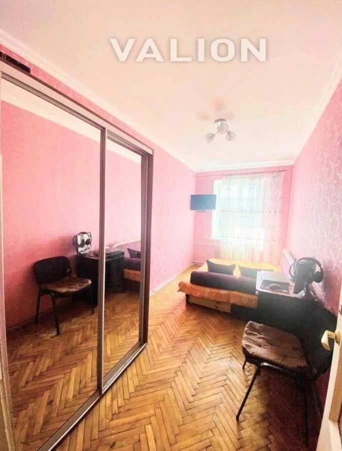 Продаж 3-кімнатної квартири 55.6 м², Новодарницька вул., 23/