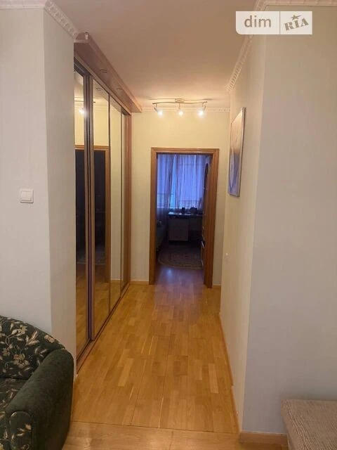 Продаж 3к квартири 85.2 кв. м на вул. Василя Верховинця 10 •