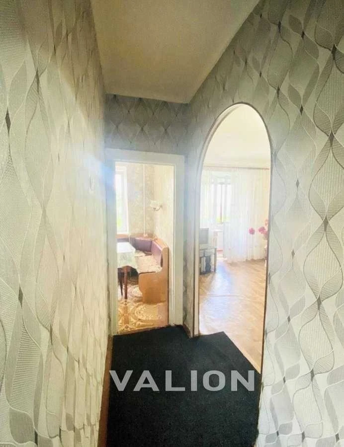 Продаж 3-кімнатної квартири 55.6 м², Новодарницька вул., 23/