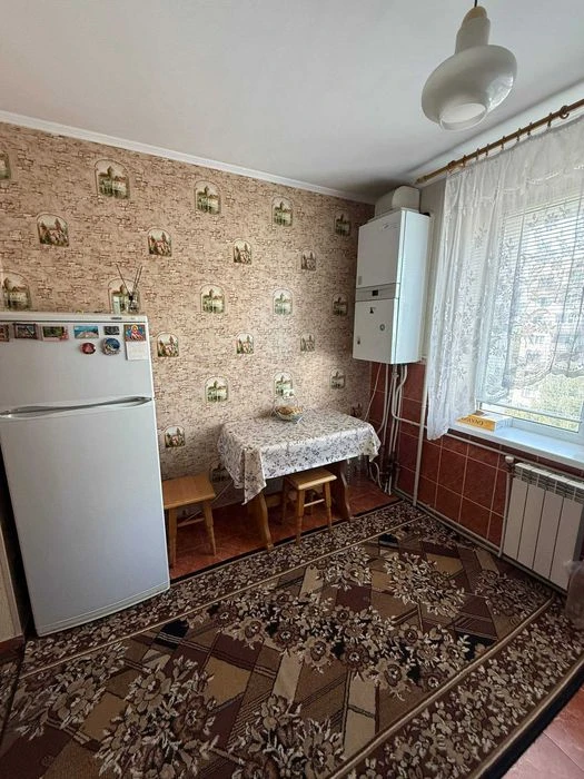 Продаж 1к АГВ середній поверх будинок утеплений по фасаду