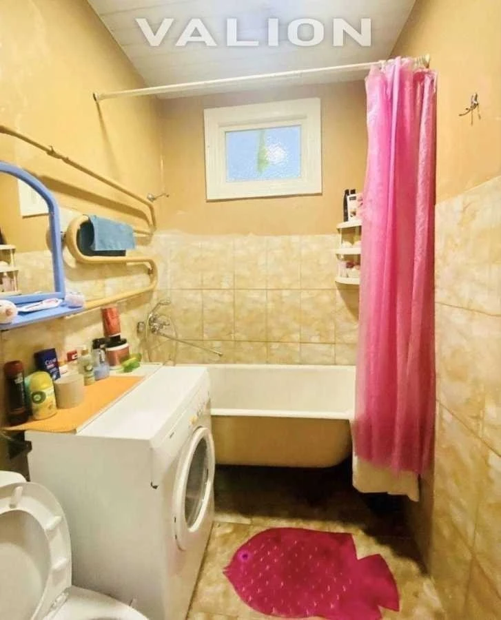 Продаж 3-кімнатної квартири 55.6 м², Новодарницька вул., 23/