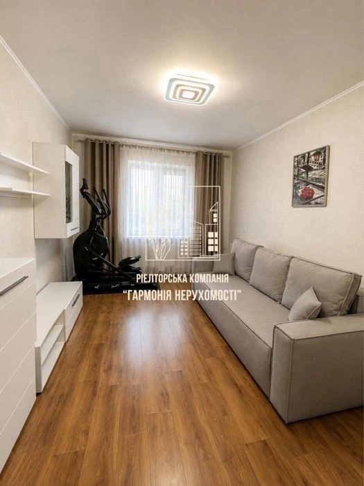 3-room apartment in the residential complex "The Lakes", Holosiivskyi district