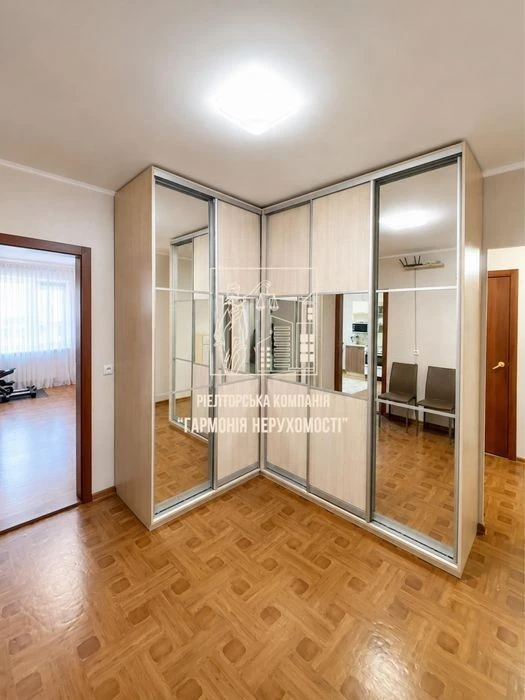 3-room apartment in the residential complex "The Lakes", Holosiivskyi district
