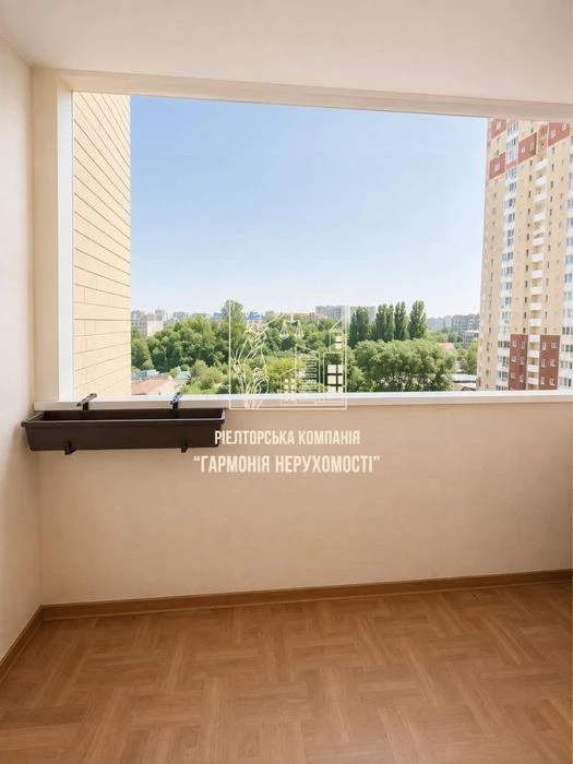 3-room apartment in the residential complex "The Lakes", Holosiivskyi district