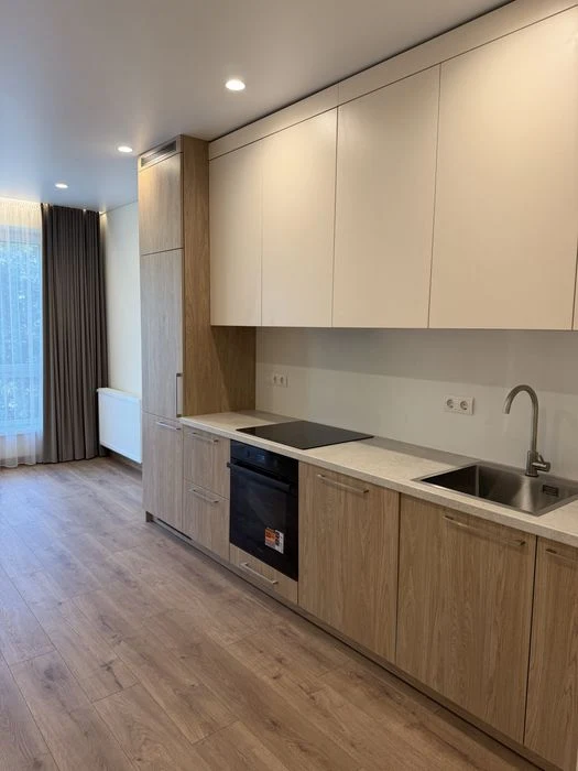 Продаж 2х кімнатної квартири в центрі