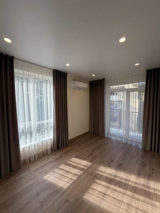 Продаж 2х кімнатної квартири в центрі