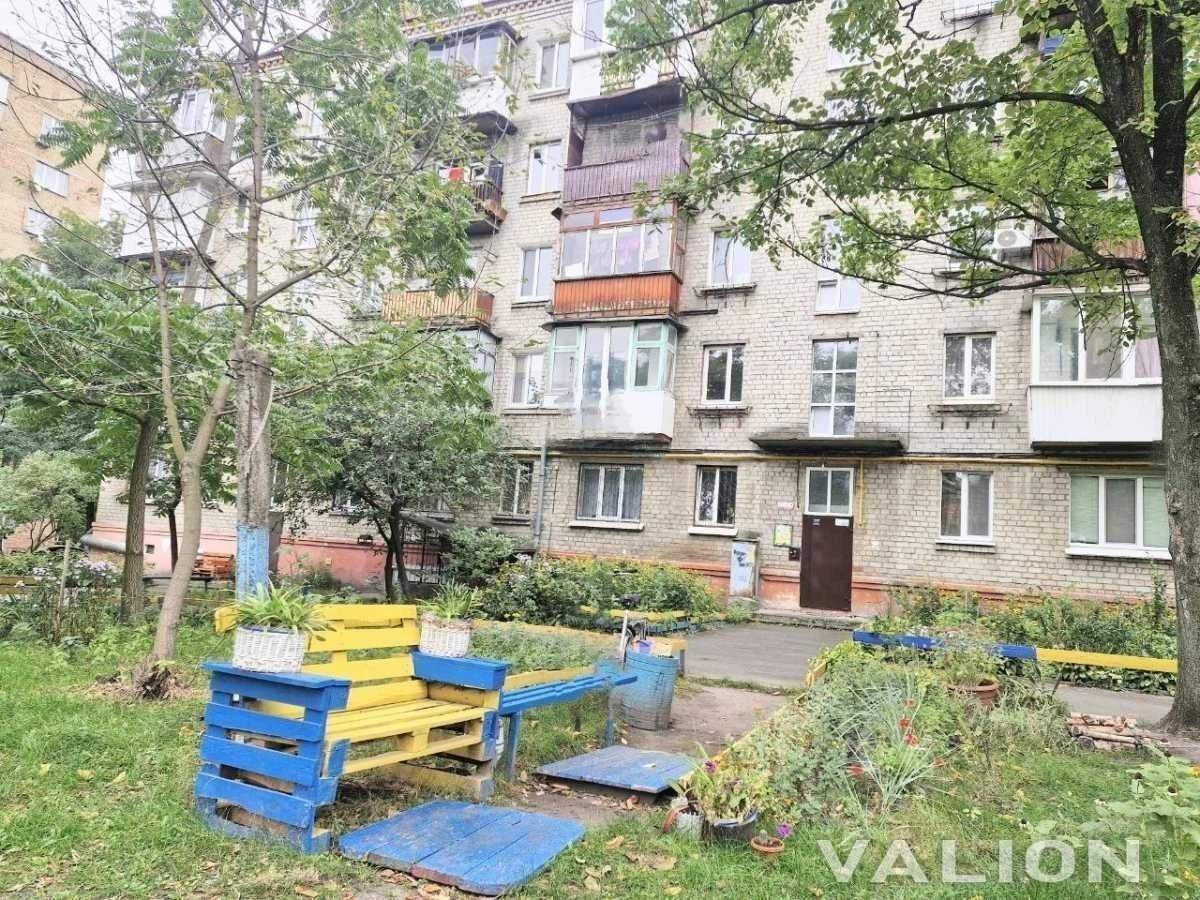 Продаж 3-кімнатної квартири 55.6 м², Новодарницька вул., 23/