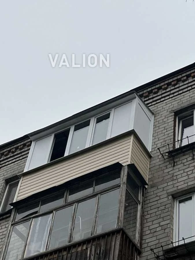 Продаж 3-кімнатної квартири 55.6 м², Новодарницька вул., 23/