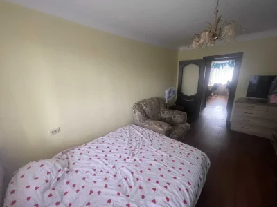 Продам 4-кв 77м2, вул. Космічна 5, метро Чернігівська